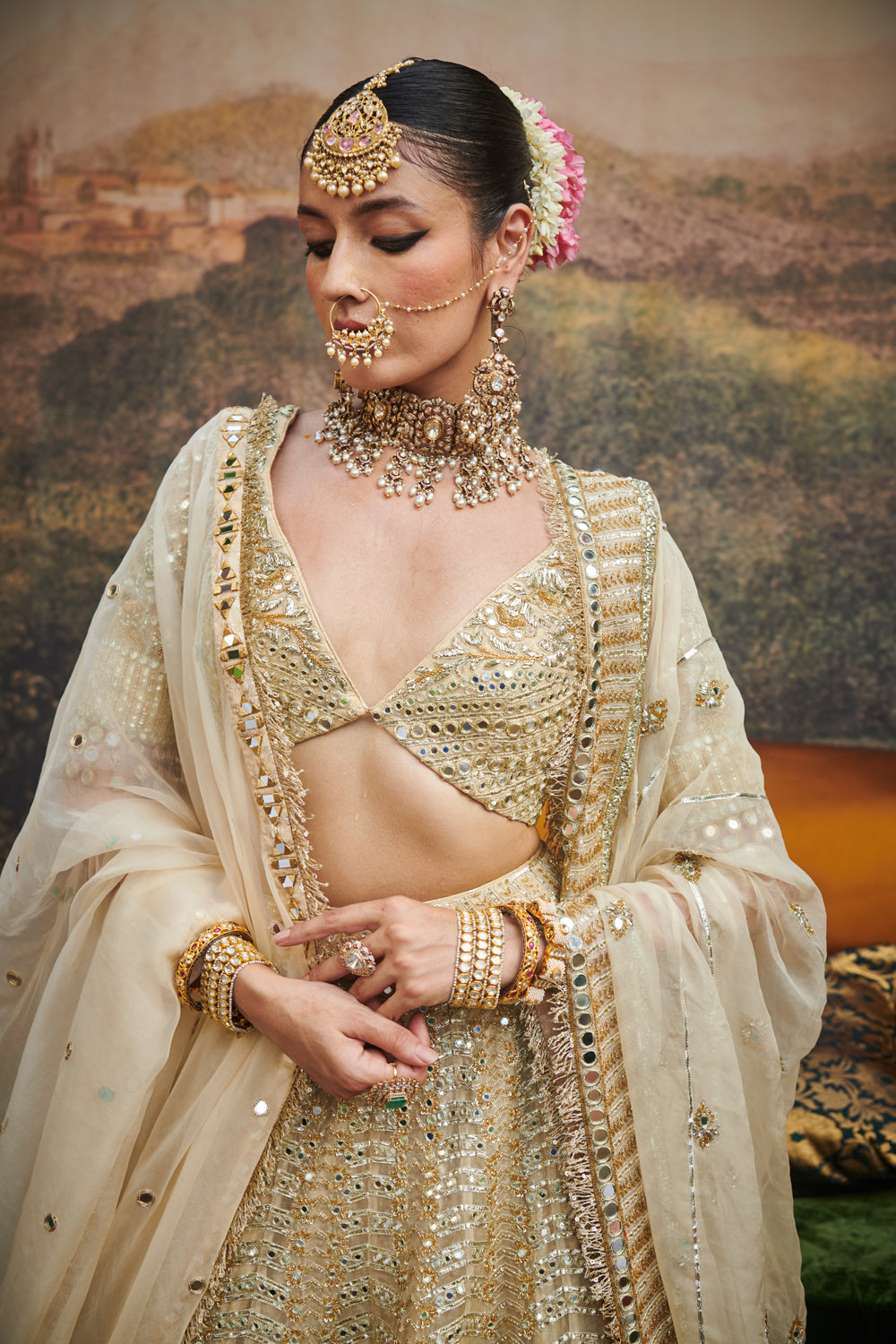 Shvet Afsana Lehenga