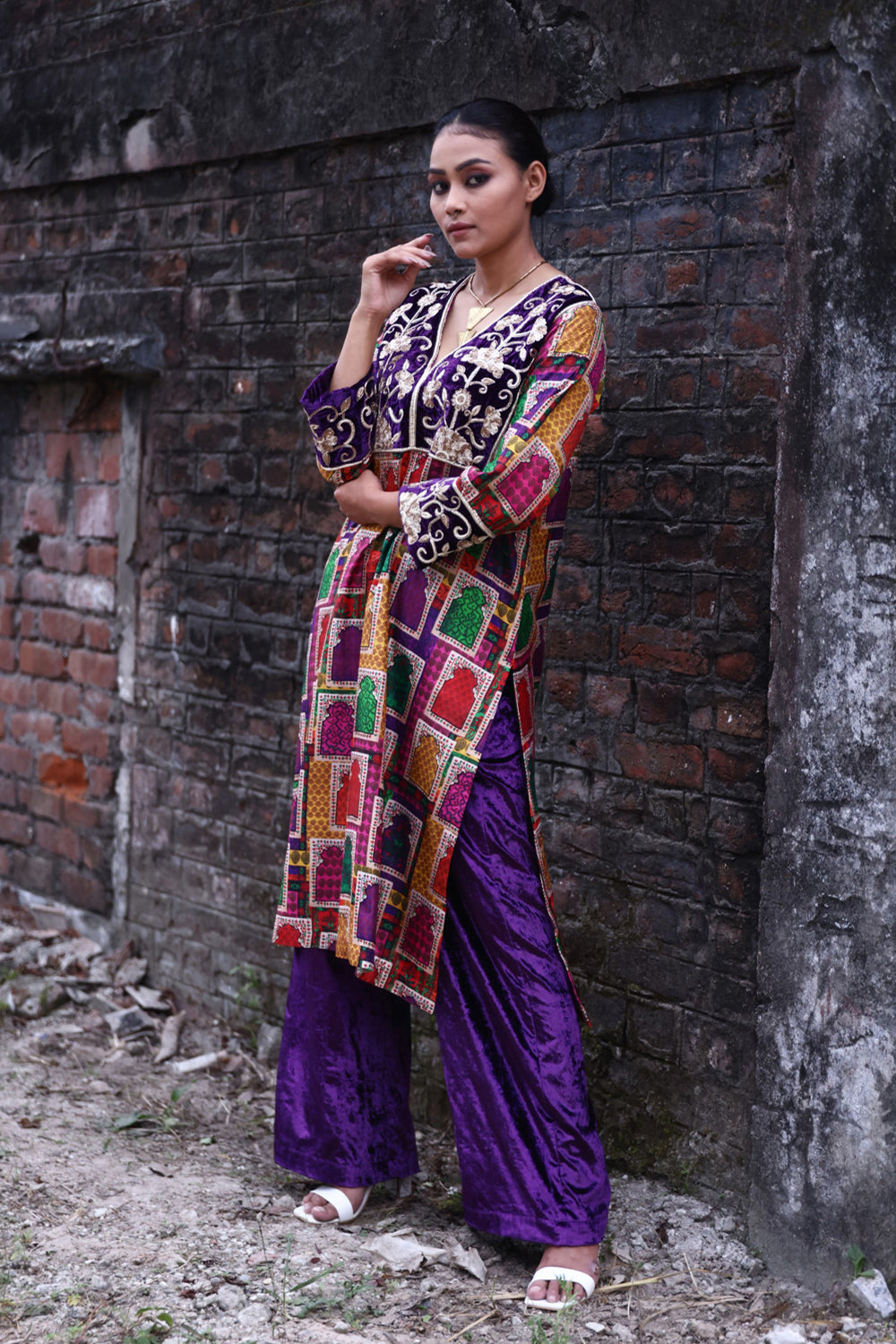 Hand-Embroidered Jharoka Print Kurta Set