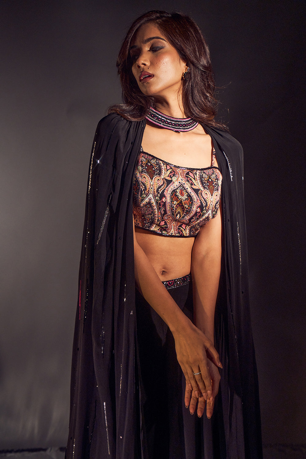 Gradient Black Paisley Cape Set