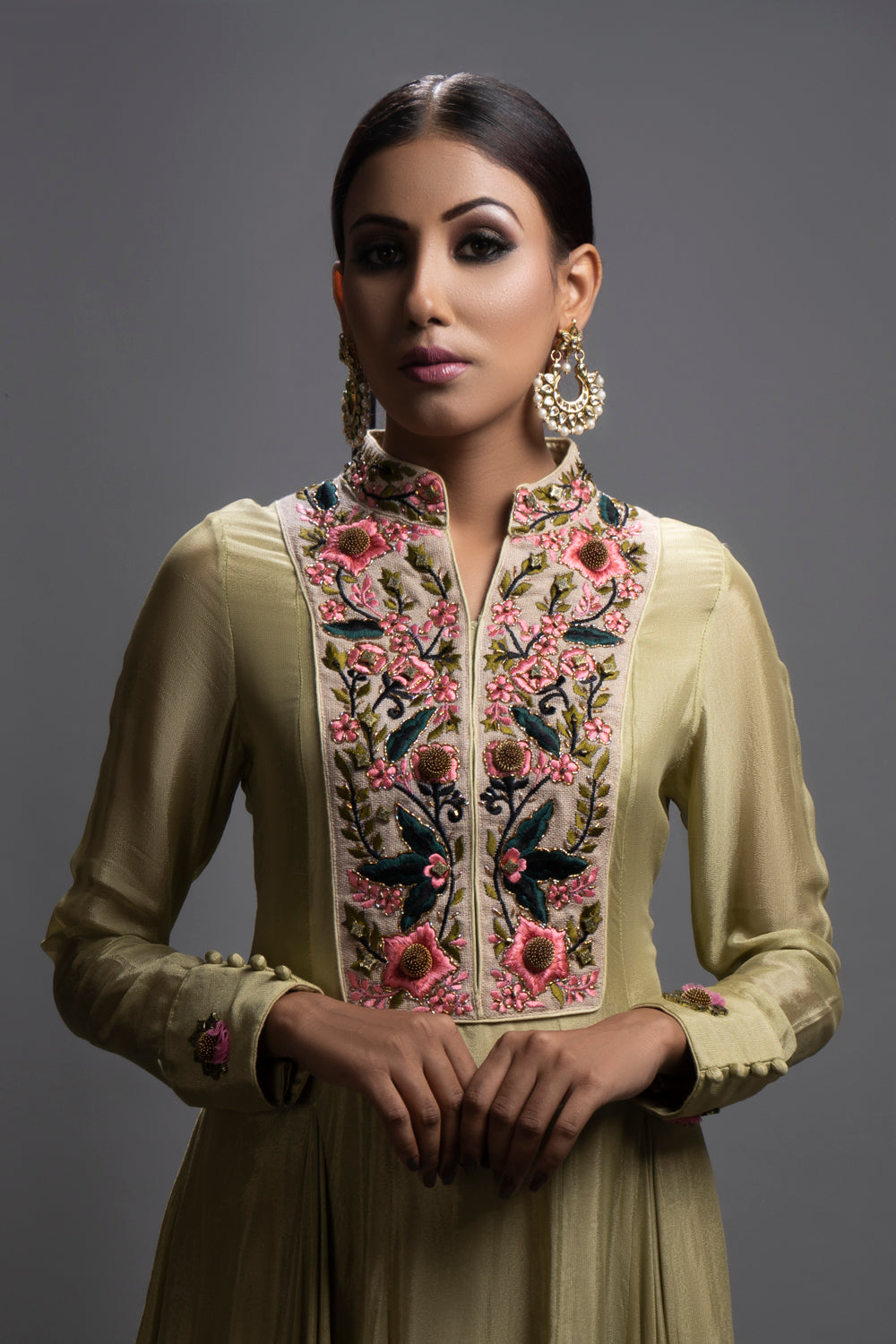 Deira Asymmetric Kurta With Jute Pants.