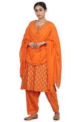 Embroidered Kurta Set In Orange