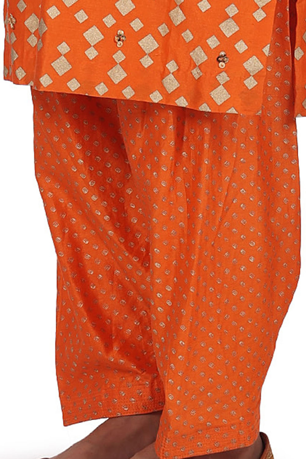 Embroidered Kurta Set In Orange