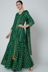 Embroidered Kurta Set In Emerald Green