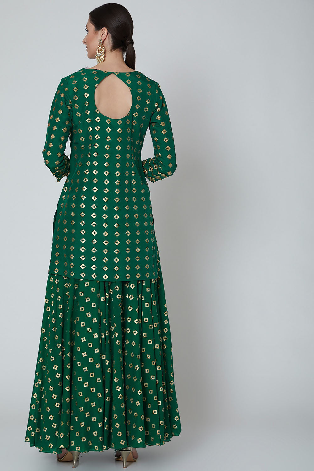 Embroidered Kurta Set In Emerald Green