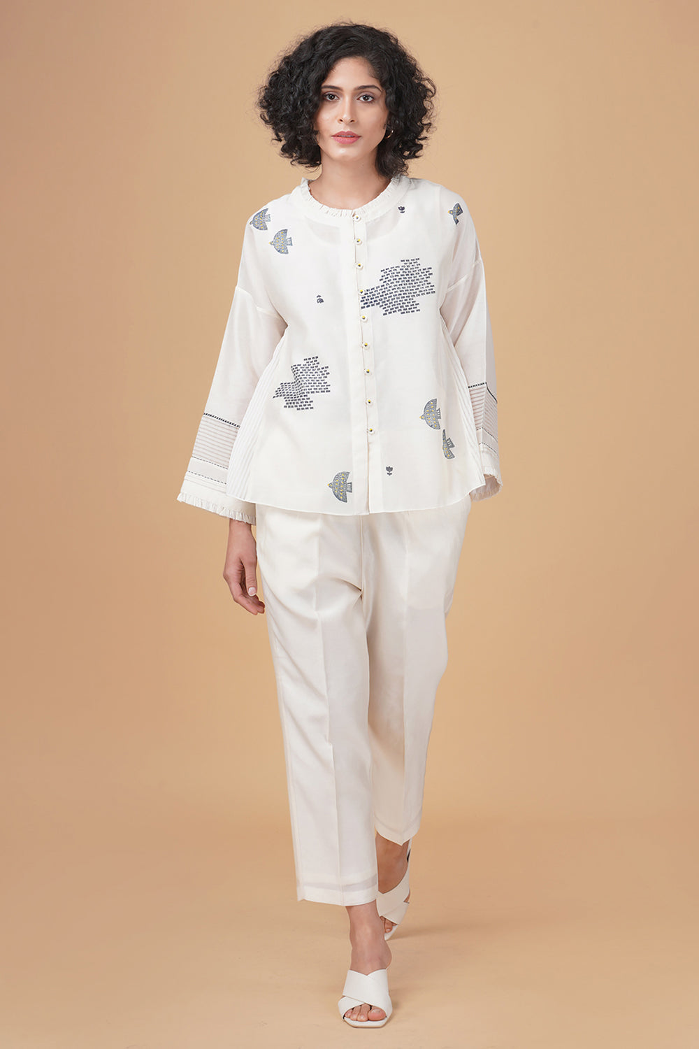 Monochrome Rose Print Side Gusset Top  And Solid Pants In Chanderi